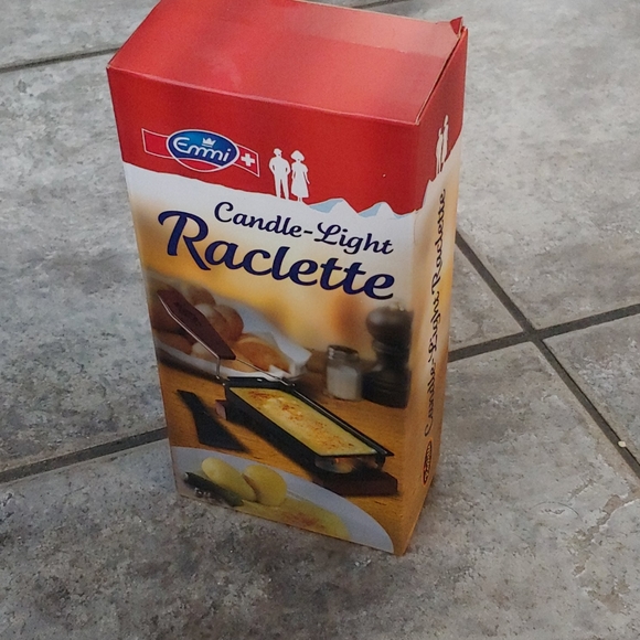 BNIB portable candlelight raclette - Picture 3 of 3